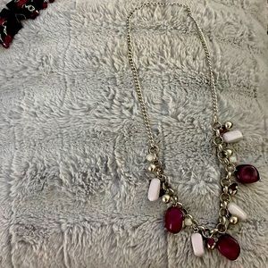 To such a earrings and a necklace